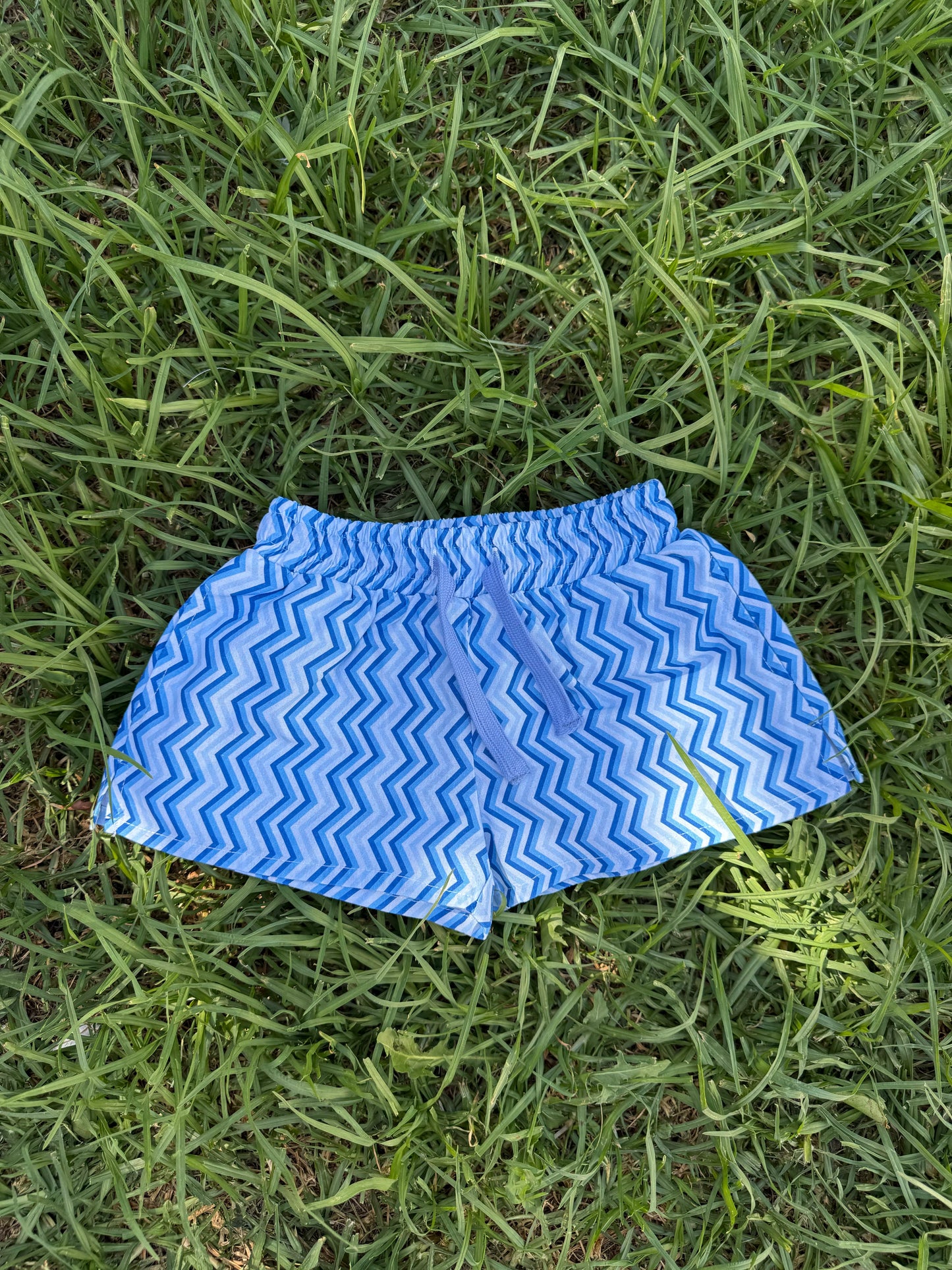 SUNNY SHORT - BLUE ZIG ZAG