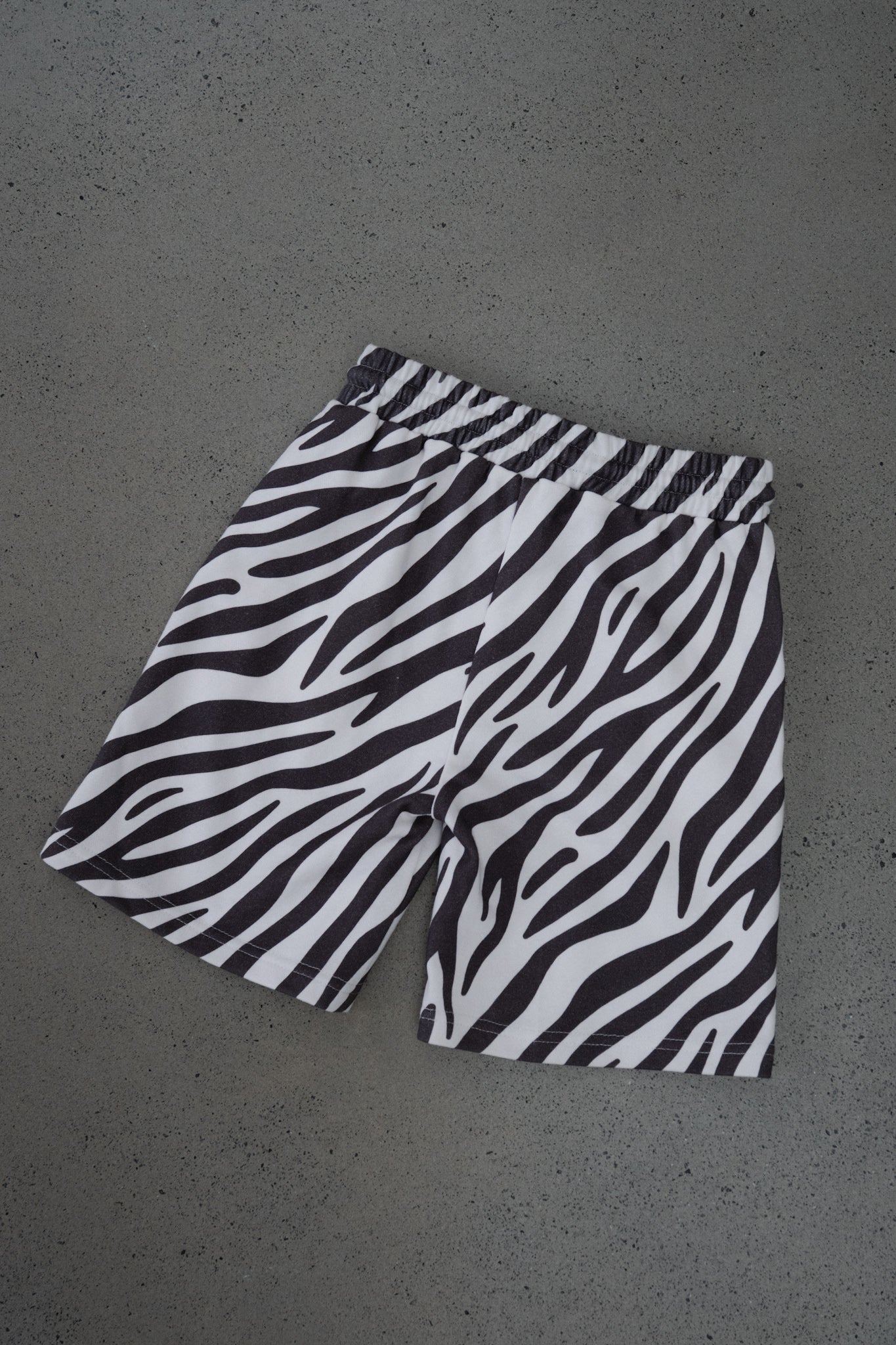 ZEBRA SHORT - BLACK